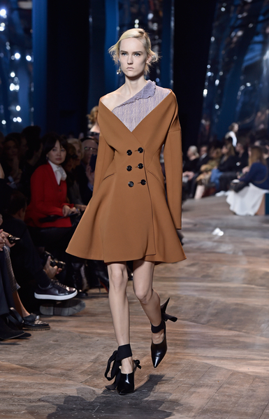 迪奥(Dior)-2016年巴黎春夏高级定制时装周(Pascal Le Segretain/Getty Images) 迪奥(Dior)-2016年巴黎春夏高级定制时装周(Pascal Le Segretain/Getty Images)