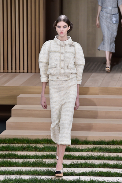 香奈儿(Chanel)-2016年巴黎春夏高级定制时装周(Pascal Le Segretain/Getty Images) 香奈儿(Chanel)-2016年巴黎春夏高级定制时装周(Pascal Le Segretain/Getty Images)