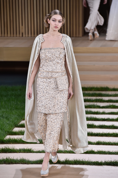 香奈儿(Chanel)-2016年巴黎春夏高级定制时装周(Pascal Le Segretain/Getty Images) 香奈儿(Chanel)-2016年巴黎春夏高级定制时装周(Pascal Le Segretain/Getty Images)