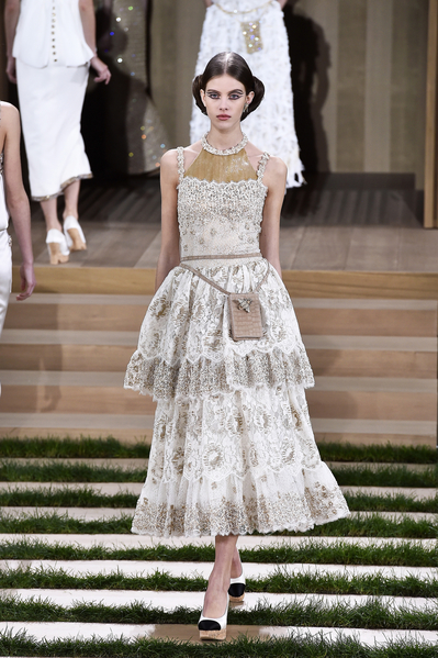香奈儿(Chanel)-2016年巴黎春夏高级定制时装周(Pascal Le Segretain/Getty Images) 香奈儿(Chanel)-2016年巴黎春夏高级定制时装周(Pascal Le Segretain/Getty Images)