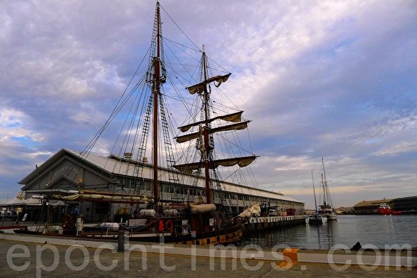宪法码头(Constitution Dock)傍晚。(华苜/大纪元) 宪法码头(Constitution Dock)傍晚。(华苜/大纪元)