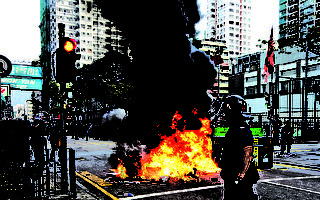 视频：香港旺角冲突 警搜捕示威者