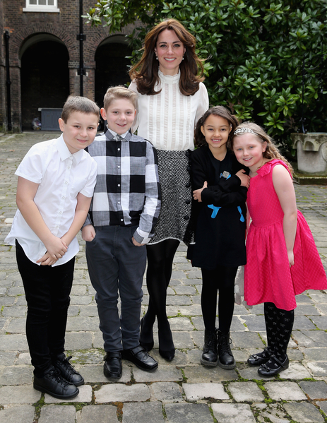 2月17日,英国剑桥公爵夫人、凯特王妃(Duchess Kate of Cambridge)担任《赫芬顿邮报》英国版的一日客座编辑,主题是关注儿童心理健康,临时编辑部设在肯辛顿宫。(Chris Jackson/Getty Images) 2月17日,英国剑桥公爵夫人、凯特王妃(Duchess Kate of Cambridge)担任《赫芬顿邮报》英国版的一日客座编辑,主题是关注儿童心理健康,临时编辑部设在肯辛顿宫。(Chris Jackson/Getty Images)