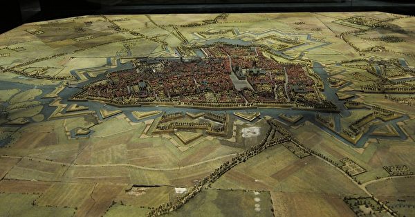 利尔艺术宫(Palais des Beaux-Arts, Lille)收藏的Ypres城的立体模型, 1698-1702年。(公共领域) 利尔艺术宫(Palais des Beaux-Arts, Lille)收藏的Ypres城的立体模型, 1698-1702年。(公共领域)
