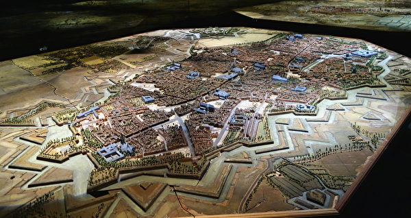 利尔艺术宫(Palais des Beaux-Arts, Lille)收藏的里尔城(Lille)的立体模型。(公共领域) 利尔艺术宫(Palais des Beaux-Arts, Lille)收藏的里尔城(Lille)的立体模型。(公共领域)