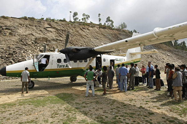 尼泊尔飞机失踪 机上22人生死不明