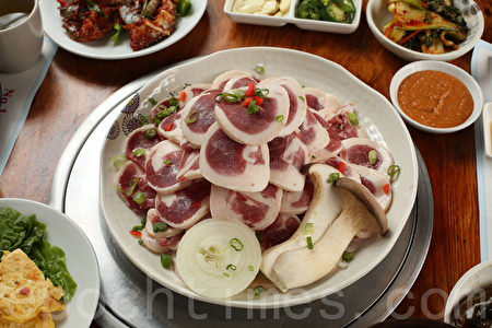 鸭肉片。(张学慧/大纪元) 鸭肉片。(张学慧/大纪元)