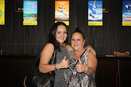 3月13日，管理家族生意的Dominique Martin女士与女儿Renee Kay一起观赏了神韵在悉尼的最后一场演出（骆亚／大纪元）