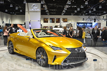 2016年3月9日-13日,卡爾加里國際汽車展在BMO中心舉辦。圖為Lexus LF-C2概念車。(黃鐘樂/大紀元) 2016年3月9日-13日,卡爾加里國際汽車展在BMO中心舉辦。圖為Lexus LF-C2概念車。(黃鐘樂/大紀元)