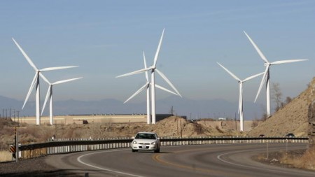 中共官方运用行政手段干预风电等可再生能源产业的发展，于是大陆风电企业计划在未来大力拓展美国风力发电市场。（Photo by George Frey/Getty Images）