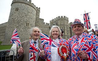 组图：英国女王90岁大寿 温莎小镇总动员庆生