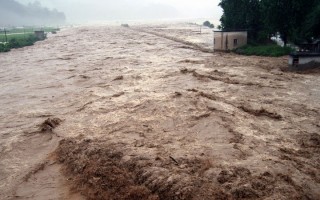 大陸長江、嫩江、松花江流域於1998年曾發生特大洪水災害（網絡圖片）