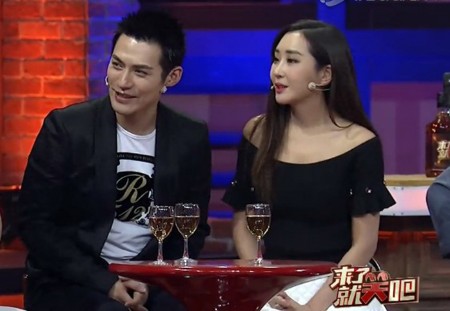 嚴屹寬杜若溪夫婦做客節目《來了就笑吧》。(視頻截圖)