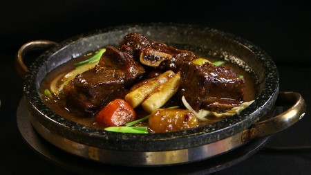 炖排骨。(大纪元)