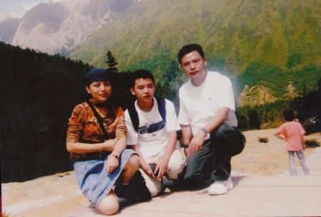 李智一家2007年於中國