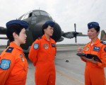 中华民国总统府首位女武官 空军陈月芳出列