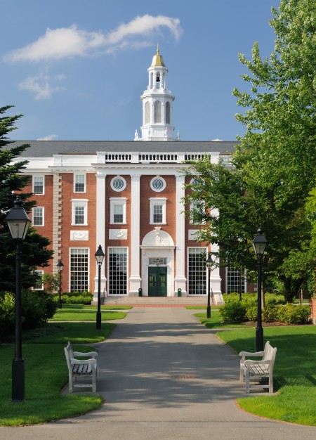 美国拥有很多世界级顶尖商学院,图为哈佛商学院。(fotolia)