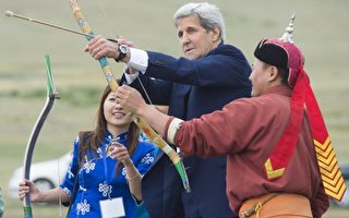 美国务卿访蒙古 赞其是中俄旁的民主绿洲