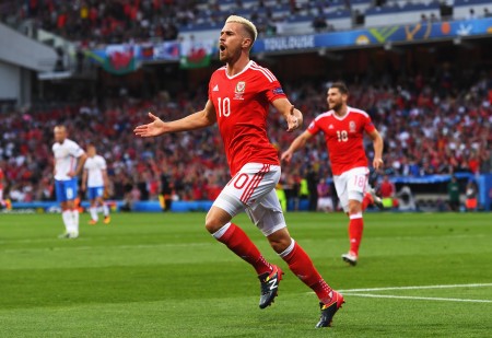 TOULOUSE, FRANCE - JUNE 20: Aaron Ramsey of Wales celebrates scoring his team's first goal during the UEFA EURO 2016 Group B match between Russia and Wales at Stadium Municipal on June 20, 2016 in Toulouse, France. (Photo by Stu Forster/Getty Images)