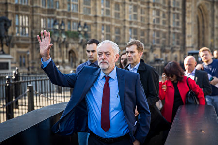 一些工党议员要求工党领袖科尔宾(Jeremy Corbyn)辞职。(Rob Stothard/Getty Images)