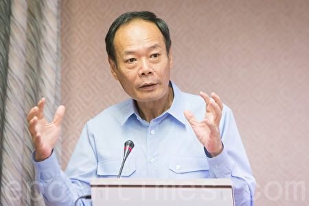 立委质疑台湾为何在南海仲裁前撤回海巡艇,海巡署署长李仲威11日回应,是因为台风和西南气流恐造成船体撞击码头而损伤,才会让巡防艇返台。(陈柏州/大纪元)