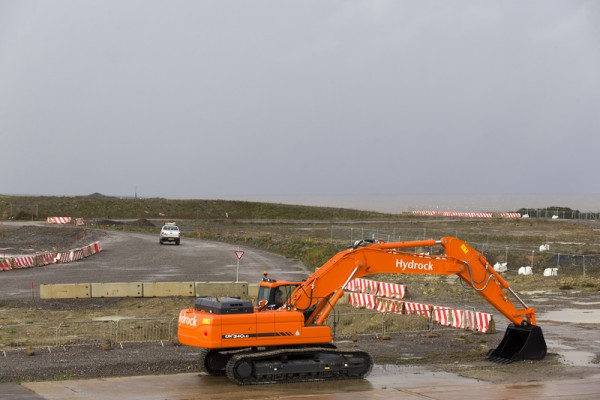 2013年10月21日拍摄的英格兰海岸欣克利角核电站反应堆将建立在此的开发用地。（JUSTIN TALLIS/AFP)