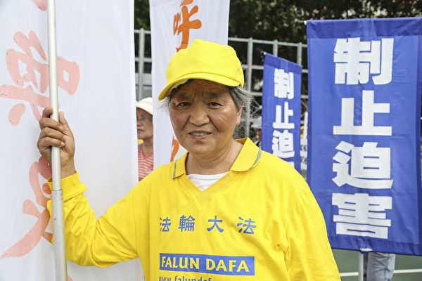 2016香港七一大遊行,法輪功學員要求法辦迫害法輪功的元兇江澤民。(余鋼/大紀元)
