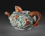 邁森瓷茶壺，製於約1729—1731年。(Michael Bodycomb, Courtesy of The Frick)