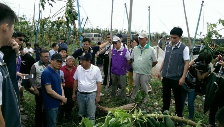 台风重创台东国军救灾 林揆勘灾区拨8亿台币 台风重创台东国军救灾 林揆勘灾区拨8亿台币