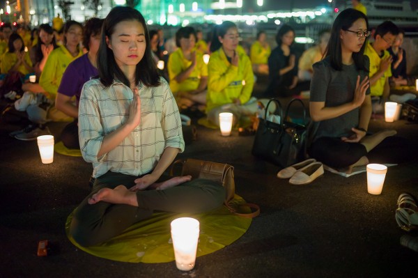 7.20 Falun Gong Candlelight Vigil in Manhattan, NYC, July 20, 2016. 7.20 Falun Gong Candlelight Vigil in Manhattan, NYC, July 20, 2016.