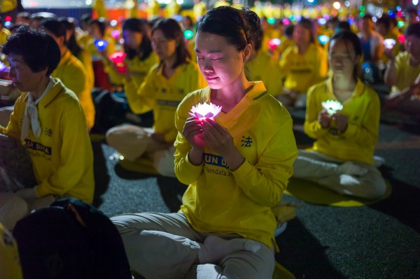 7.20 Falun Gong Candlelight Vigil in Manhattan, NYC, July 20, 2016. 7.20 Falun Gong Candlelight Vigil in Manhattan, NYC, July 20, 2016.