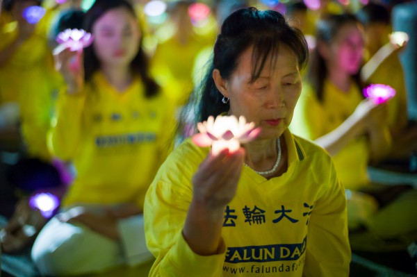 7.20 Falun Gong Candlelight Vigil in Manhattan, NYC, July 20, 2016. 7.20 Falun Gong Candlelight Vigil in Manhattan, NYC, July 20, 2016.