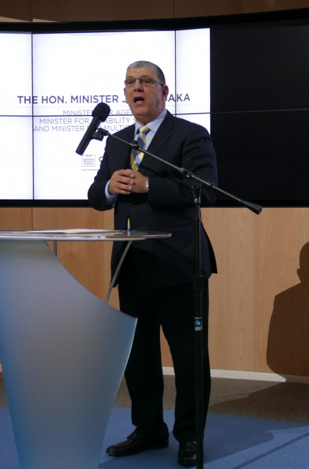新州多元文化廳廳長John Ajaka強調新州政府需要依靠準確的Census資料制定政策。(冼楚棋/大紀元)