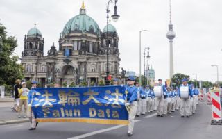 德国法轮功学员柏林游行集会吁制止活摘器官