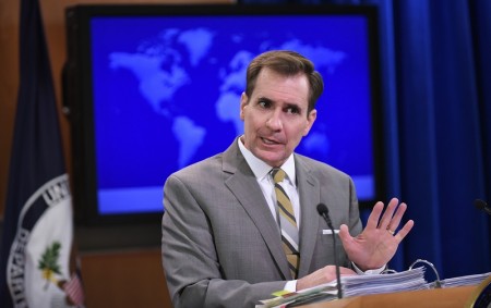 美國國務院發言人柯比(John Kirby)表示,希望各方能支持與遵守裁決結果,並呼籲所有爭議方「避免挑釁性言行」。(MANDEL NGAN/AFP/Getty Images)