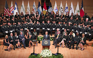 追思殉職警察 奧巴馬：美國並非想像般分裂