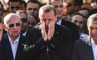 土耳其叛军F16一度锁定专机 总统逃过死劫