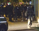 7月23日，德國警方在慕尼黑徹夜搜城。(Marc Mueller/Getty Images)