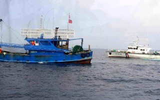 2艘陆船越界澎湖海域拖捕 遭台湾海巡查扣