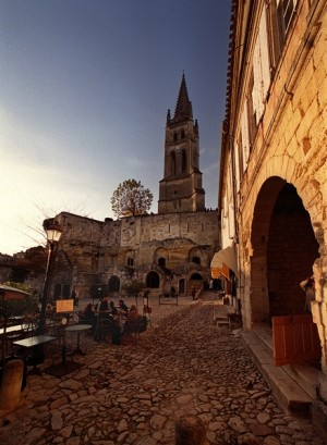 SAINT-EMILION-CHURCH SAINT-EMILION-CHURCH