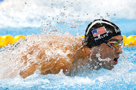 RIO DE JANEIRO, BRAZIL - AUGUST 13: Michael Phelps of the United States competes in the Men's 4 x 100m Medley Relay Final on Day 8 of the Rio 2016 Olympic Games at the Olympic Aquatics Stadium on August 13, 2016 in Rio de Janeiro, Brazil. (Photo by Clive Rose/Getty Images)