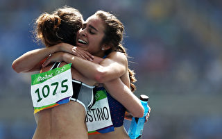 最美奧運精神 2女子長跑選手感動全球觀眾