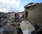 義大利中部8月24日發生6.2級強震，目前造成至少37人死亡。(FILIPPO MONTEFORTE/AFP/Getty Images)