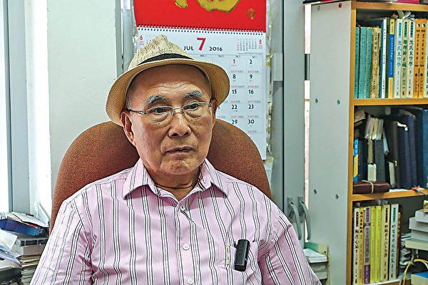 艺发局前文学组主席寒山碧认为香港的表达自由再次受限。(余钢/大纪元)