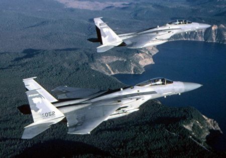 图为F-15鹰式战斗机。(DAVE NOLAN/USAF/FILES/AFP)