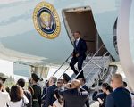 9月3日，奥巴马专机抵达杭州后，随行人员因安保问题与中共官员发生口角，当天晚在西湖宾馆，双方官员几乎一度濒临动手边缘。 (SAUL LOEB-AFP-Getty Images)