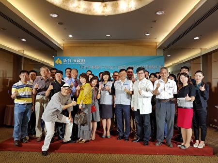 副市長沈慧虹期望獲補助的廠商能「小兵立大功」。(林寶雲/大紀元)