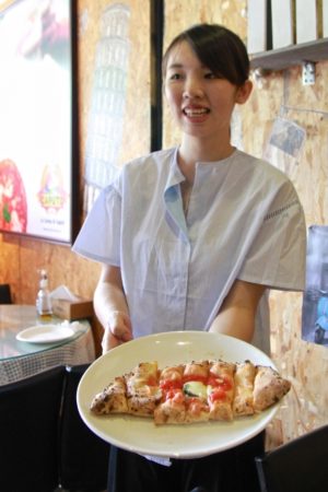 味甜好吃的素食PIZZA。 (许享富 /大纪元)
