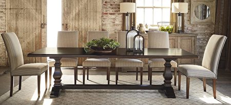 “Bench*Made”系列的宴会长桌。(湾区家具行Bassett提供)