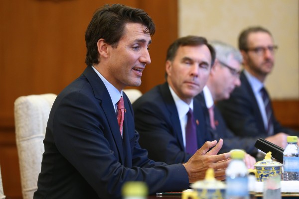 加拿大总理特鲁多说，他本周在会晤中国领导人习近平的时候，提出了言论自由问题和多元化的重要性，并鼓励习近平更多的保护人权。(Wu Hong - Pool/Getty Images)
